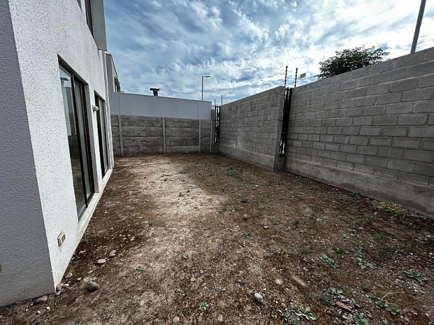 CASA EN CONDOMINIO BUIN - VENTA